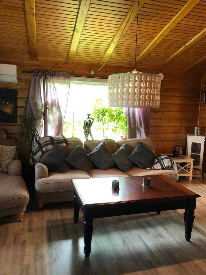Mysig Timmerstuga Med Braskamin Naera Hovfjaellet Torsby Extérieur photo