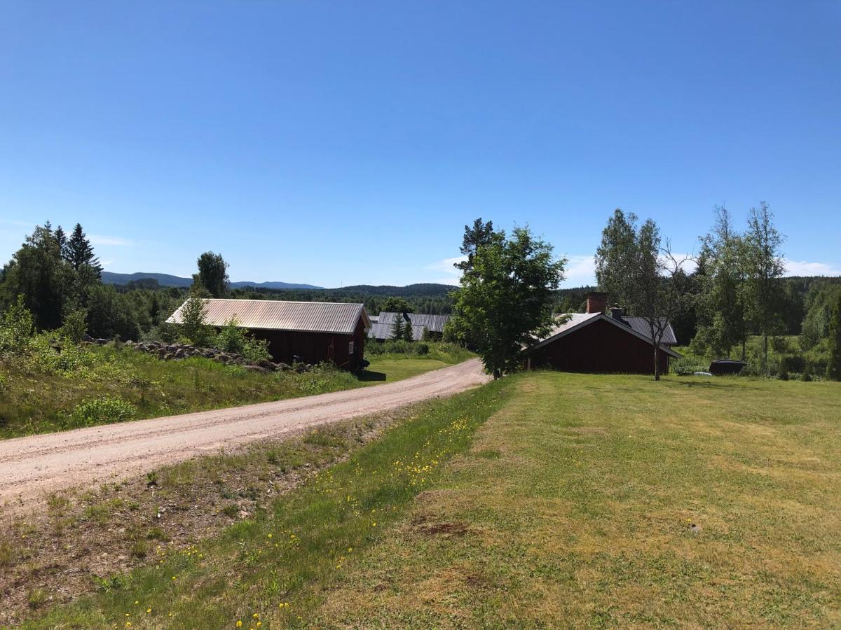 Mysig Timmerstuga Med Braskamin Naera Hovfjaellet Torsby Extérieur photo